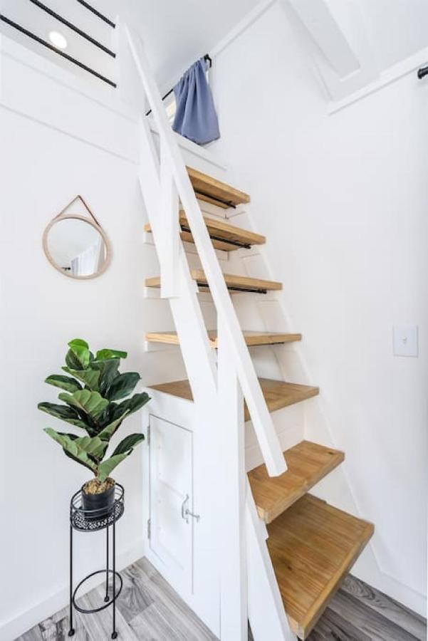 Luxury Tiny House Mins To Lake, Downtown Boat Parking *